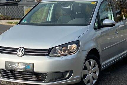 VW Touran 93.000 km 8.799 &euro; Jülich 52428