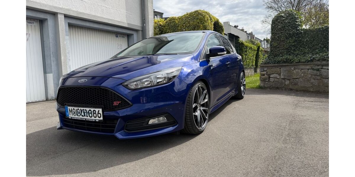 Ford Focus 84.000 km 18.500 &euro; Aachen 52076