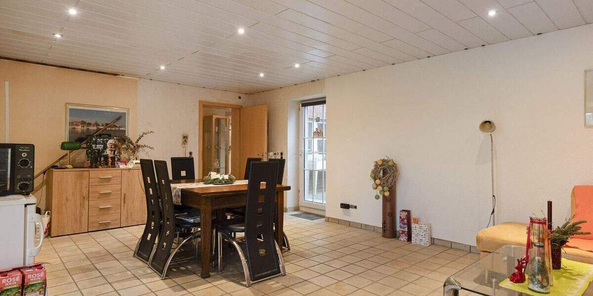 Einfamilienhaus Gangelt / Stahe Stahe - 8 Zimmer, 225 m&sup2;, 325.000&euro; | Angebot:25746547