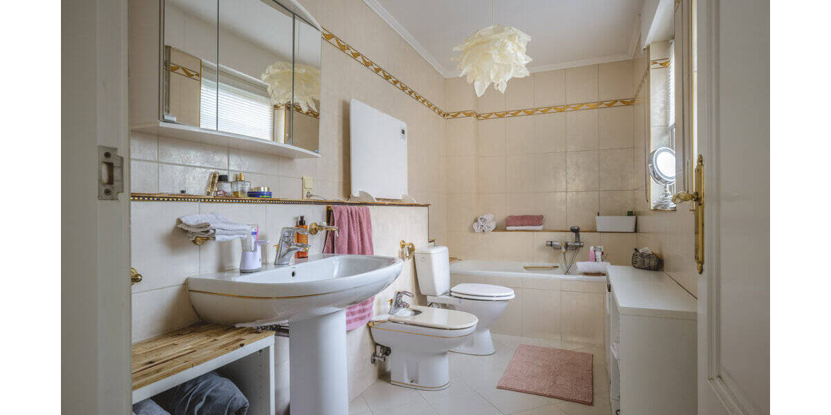 Einfamilienhaus Aachen Aachen-Mitte - 8 Zimmer, 255 m&sup2;, 739.000&euro; | Angebot:26176734