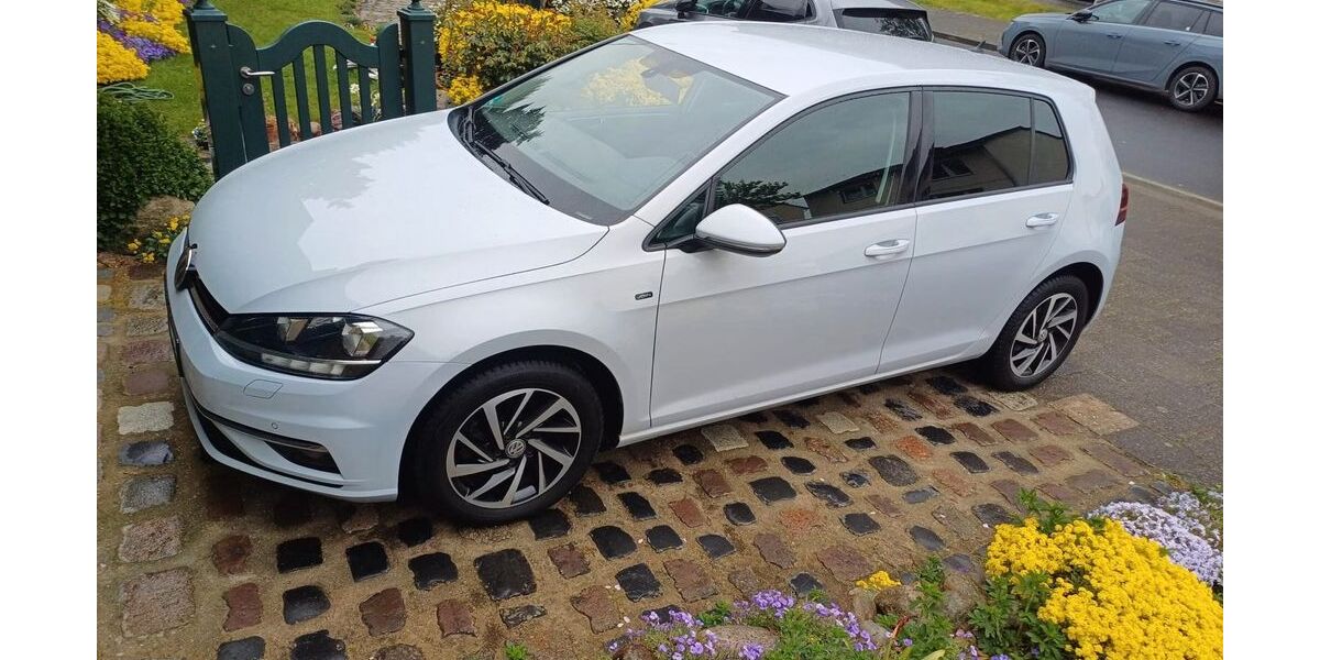 VW Golf 131.000 km 9.300 &euro; Elsdorf 50189