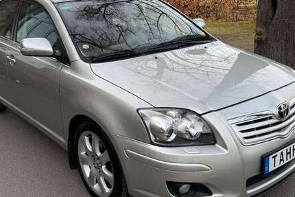 Toyota Avensis 99.000 km 6.390 &euro; Düren 52349