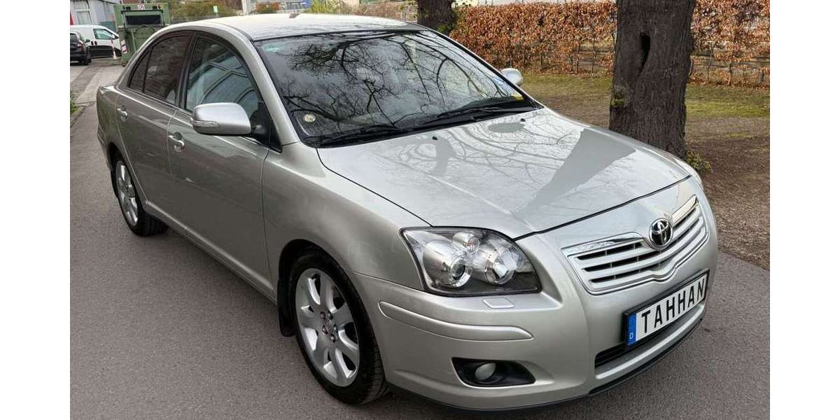 Toyota Avensis 99.000 km 6.390 &euro; Düren 52349