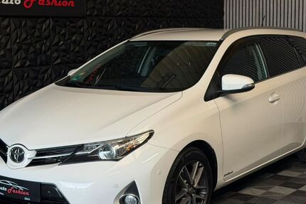 Toyota Auris 237.000 km 5.450 &euro; Jülich 52428