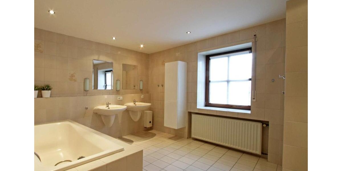 Einfamilienhaus Gangelt - 8 Zimmer, 235 m&sup2;, 409.000&euro; | Angebot:25273012