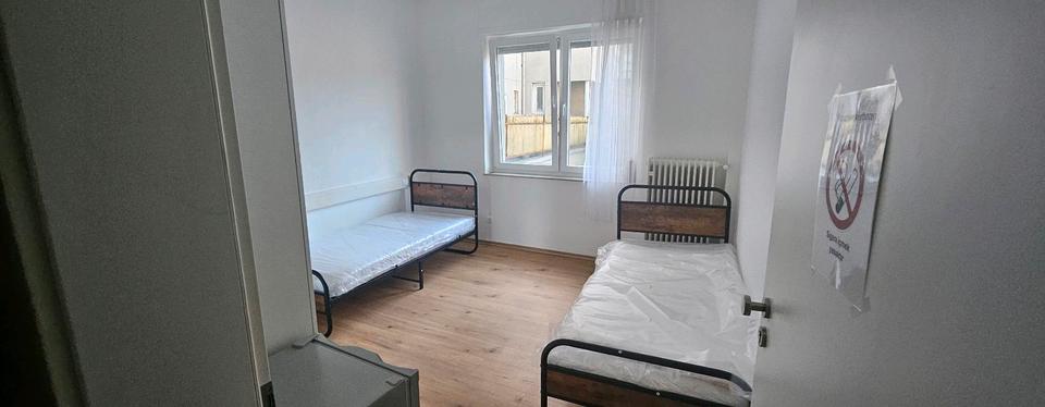 Etagenwohnung Düren Mariaweiler-Hoven - 6 Zimmer, 27 m&sup2;, 470&euro; | Angebot:24855320