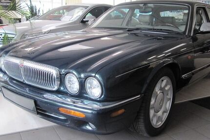 Jaguar Daimler 93.200 km 32.499 &euro; Düren 52353