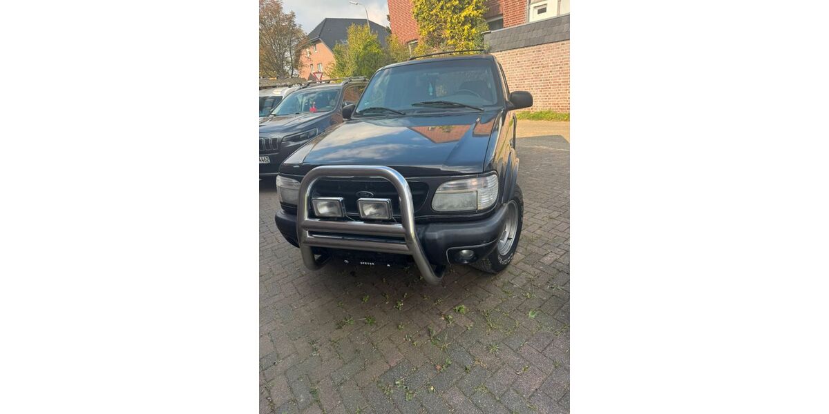 Ford Explorer 231.000 km 3.000 &euro; Heinsberg 52525