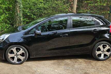 Kia Rio 74.700 km 7.900 &euro; Kreuzau 52372