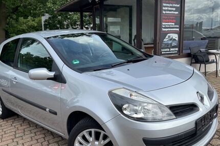 Renault Clio 152.736 km 1.850 &euro; Stolberg 52222