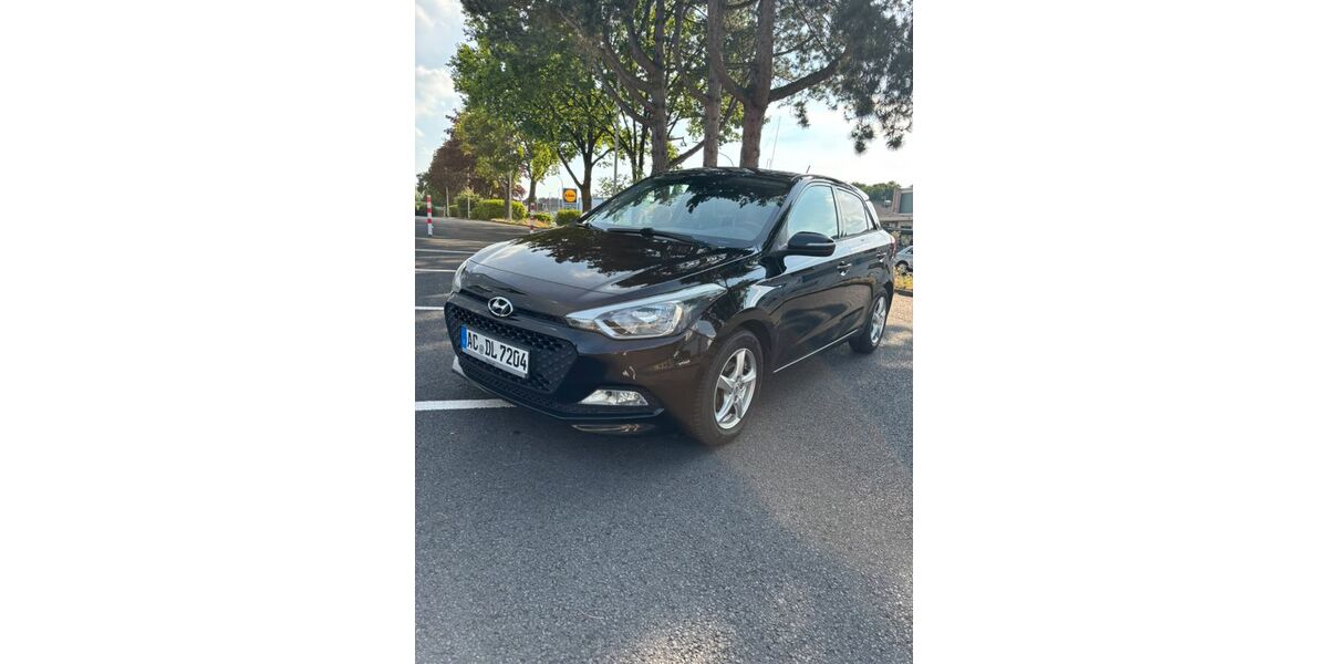 Hyundai i20 89.500 km 8.100 &euro; Würselen 52146