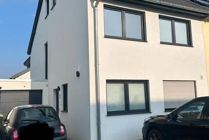 Haus Herzogenrath - 4 Zimmer, 104 m&sup2;, 550.000&euro; | Angebot:26150849