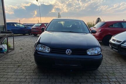 VW Golf 86.159 km 3.299 &euro; Stolberg 52222