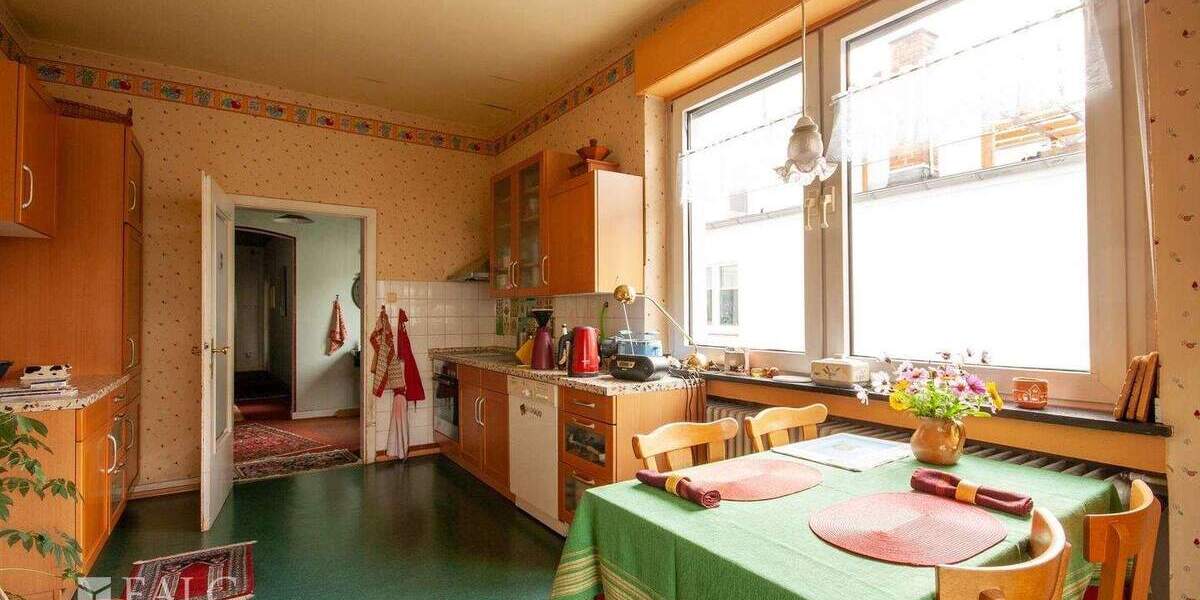 Mehrfamilienhaus, Wohnhaus Düren Distelrath - 8 Zimmer, 246 m&sup2;, 359.000&euro; | Angebot:25696383