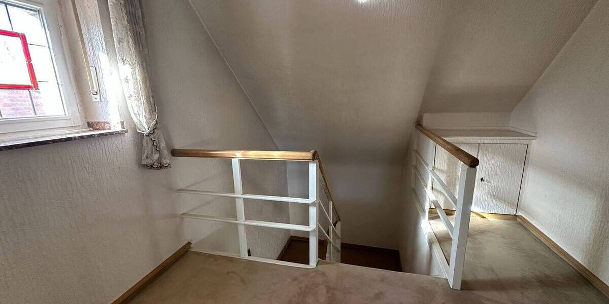 Einfamilienhaus Düren Gürzenich - 7 Zimmer, 178 m&sup2;, 355.000&euro; | Angebot:26190016