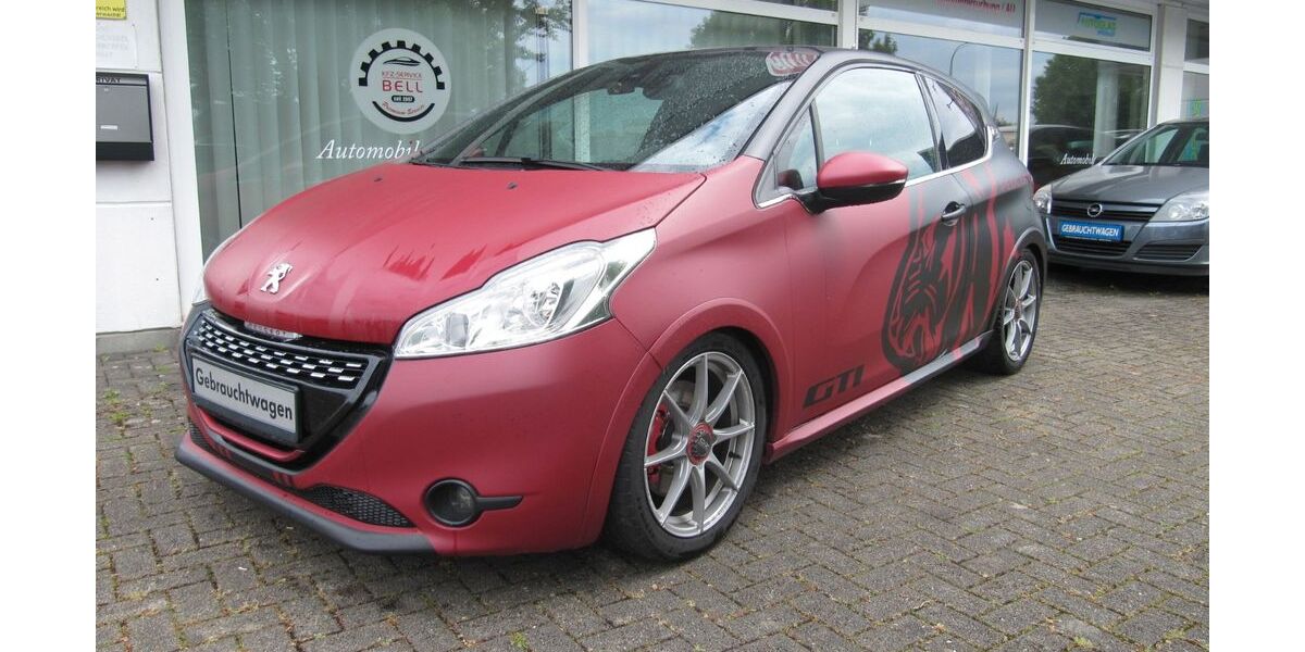 Peugeot 208 82.646 km 9.799 &euro; Düren 52353