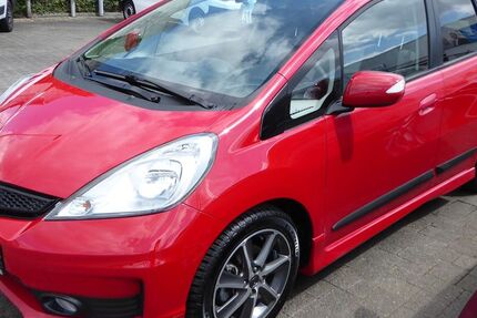 Honda Jazz 15.829 km 8.990 &euro; Herzogenrath 52134