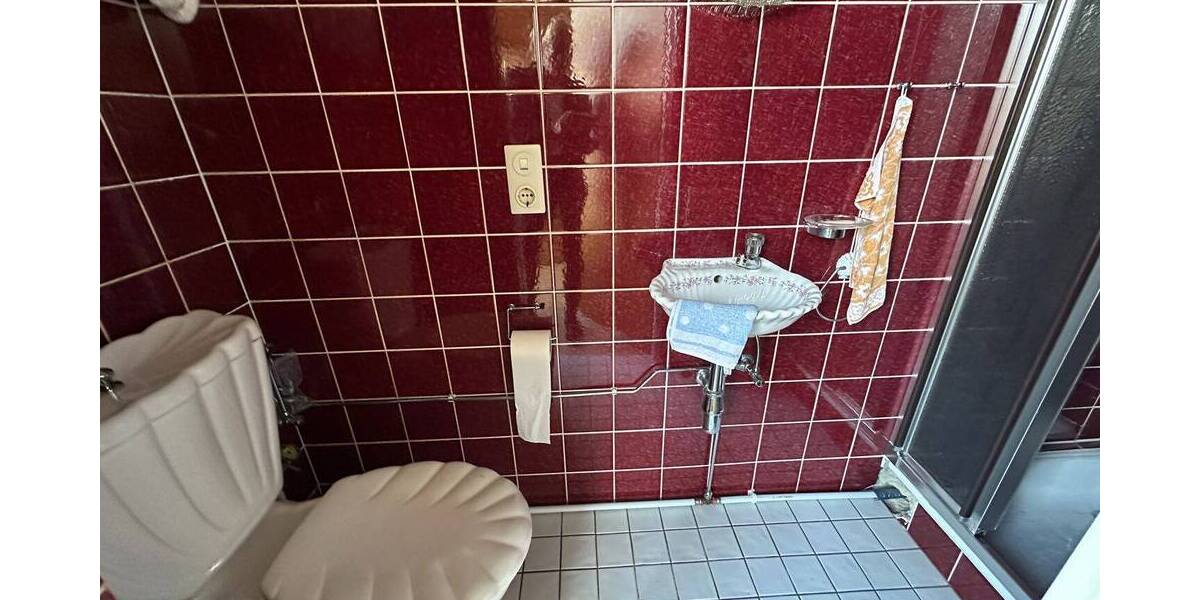 Einfamilienhaus Düren Gürzenich - 7 Zimmer, 178 m&sup2;, 355.000&euro; | Angebot:26190016