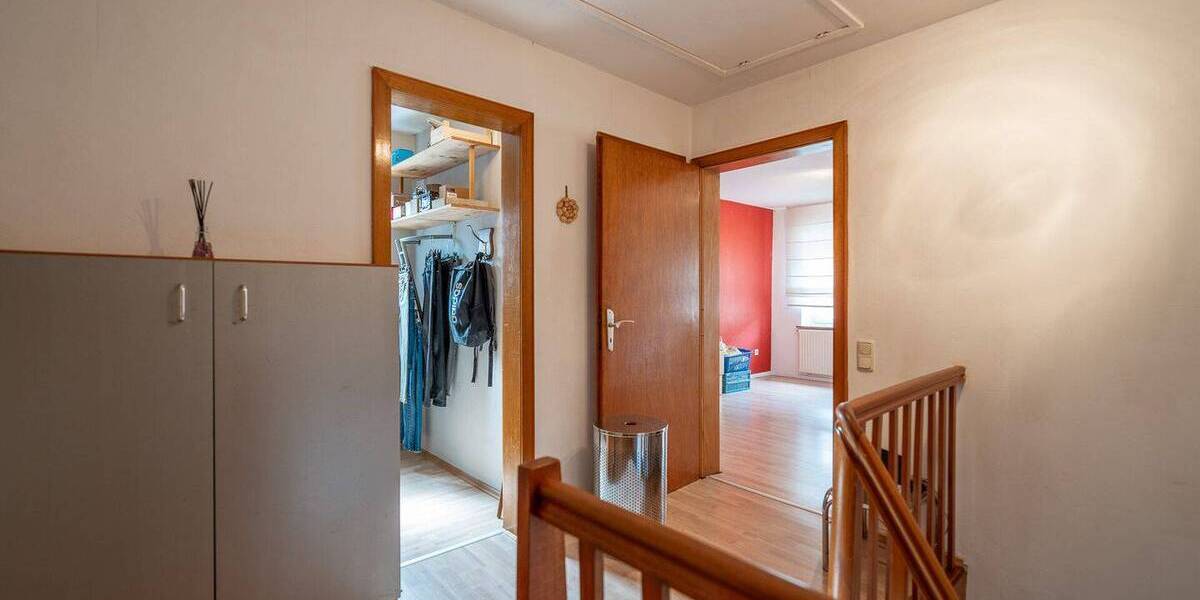 Mehrfamilienhaus, Wohnhaus Würselen Broichweiden - 6 Zimmer, 179 m&sup2;, 315.000&euro; | Angebot:25742119