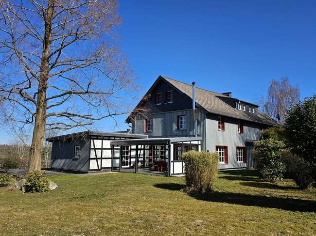 Einfamilienhaus Simmerath - 10 Zimmer, 425 m&sup2;, 695.000&euro; | Angebot:21720838