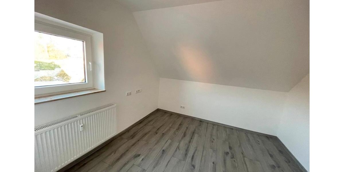 Dachgeschoßwohnung Hückelhoven - 2 Zimmer, 42 m&sup2;, 575&euro; | Angebot:26032961