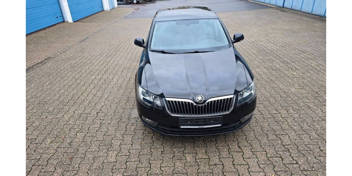 Skoda Superb 90.000 km 8.650 &euro; Aachen 52068