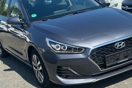 Hyundai i30 136.000 km 10.300 &euro; Aachen 52070