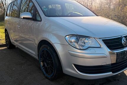 VW Touran 245.000 km 2.899 &euro; Aachen 52061