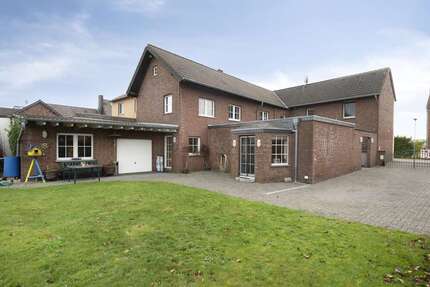 Haus Gangelt / Stahe Stahe - 8 Zimmer, 225 m&sup2;, 325.000&euro; | Angebot:24338238