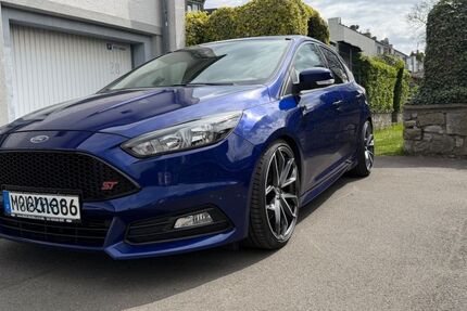 Ford Focus 84.000 km 18.500 &euro; Aachen 52076