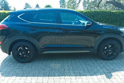 Hyundai TUCSON 130.000 km 12.600 &euro; Vettweiß 52391