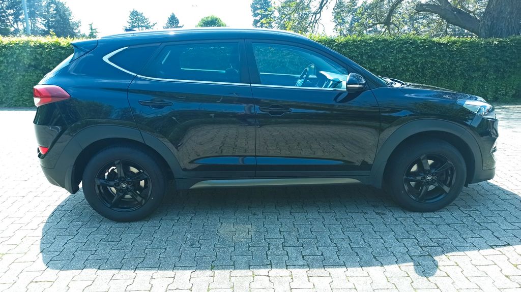 Hyundai TUCSON 130.000 km 12.600 &euro; Vettweiß 52391