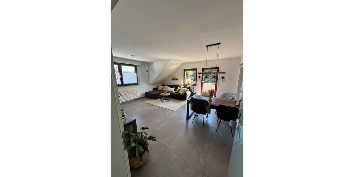 Dachgeschoßwohnung Düren Mariaweiler-Hoven - 3 Zimmer, 71 m&sup2;, 192.000&euro; | Angebot:27114755