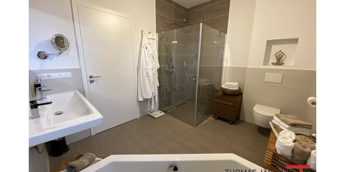 Penthouse - Umlaufende Terrasse - geringe Nebenkosten - zwei Stellplätze - Einfamilienhaus Aachen / Brand Brand | Angebot:25945504